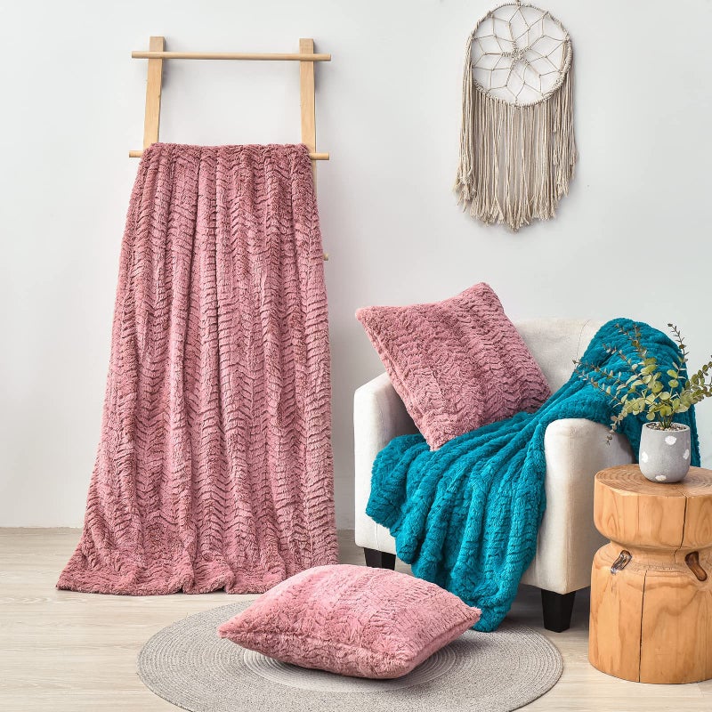 YUSOKI Luxury Faux Fur Throw Blanket(Without Pillows) 2 Layers,3lb,All Ages,Home Decoration, (Pink,50" x 63") - Image 4